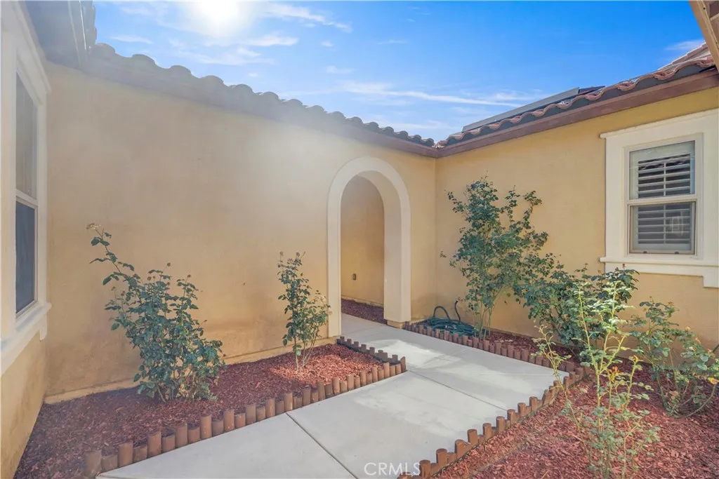 29916 Lomond Drive, Menifee, California 92585 home-pic-3